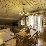 Hera 아파트호텔